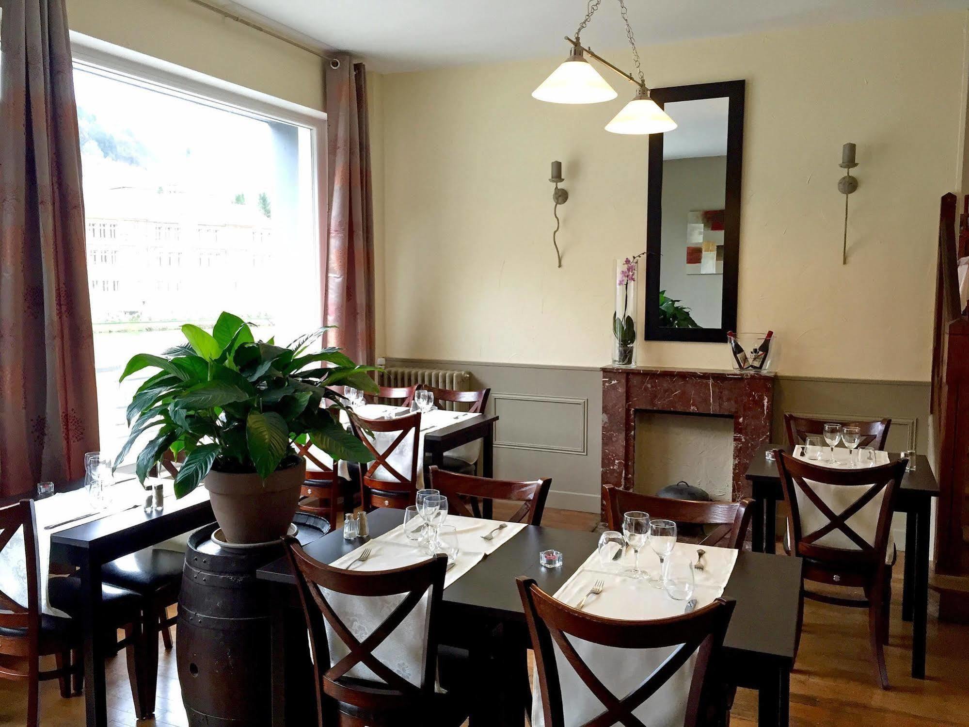 Les Boucles De Meuse Hotel 3 Etoiles Monthermé 외부 사진